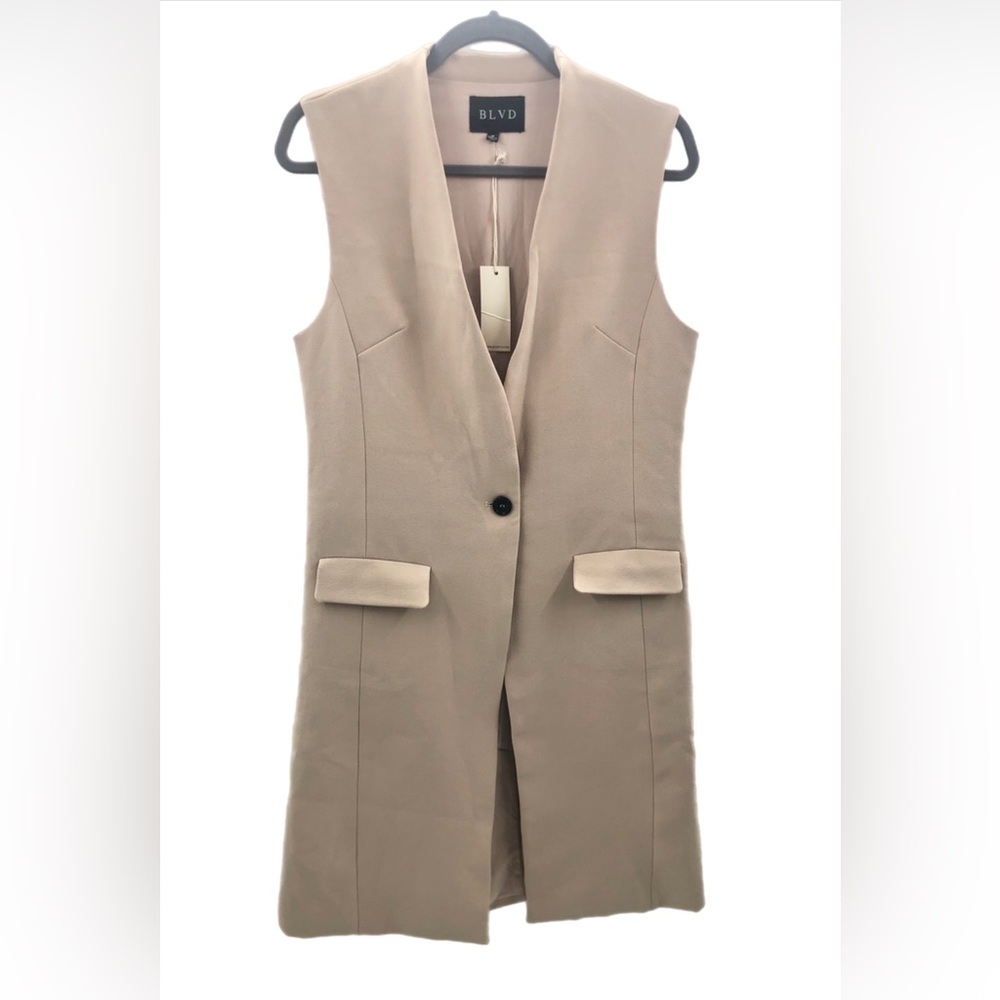 NWT BLVD sleeveless blazer vest with single button